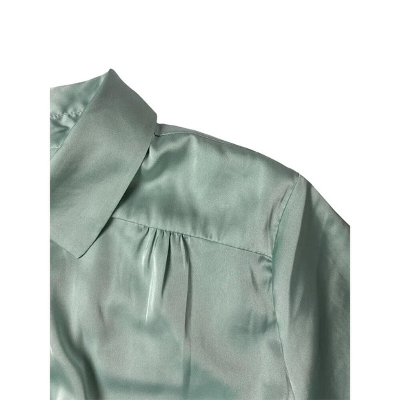 Torrid Blouse Size 0X Satin Button‎ Down Long Sleeve Easter Top Pastel Green - Picture 4 of 10